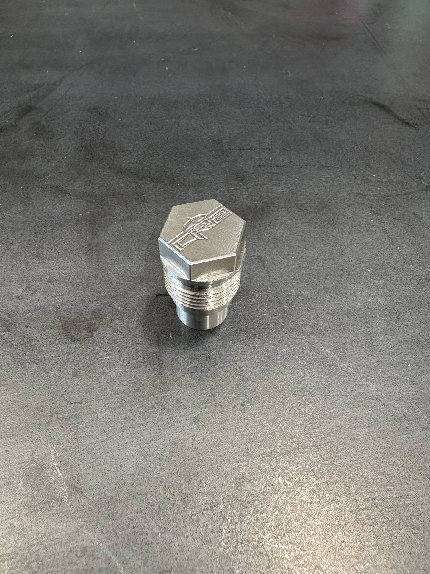 CR2 24100 Fuel Rail Plug